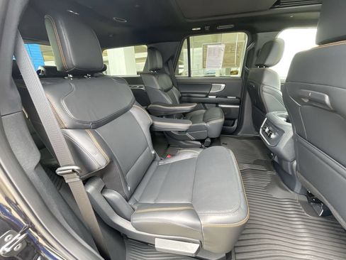 Used 2025 Ford Expedition Tremor AWD/4WD image 28