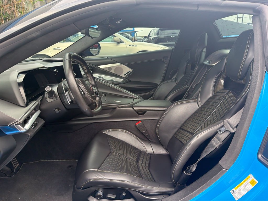 Used 2022 Chevrolet Corvette Stingray Premium Conv w/ Z51 Performance Package RWD image 9