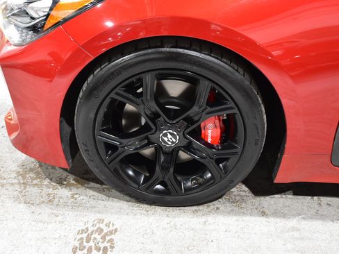 Used 2018 Kia Stinger GT2 image 61