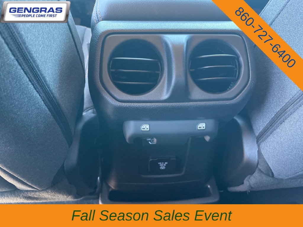Used 2025 Jeep Wrangler Unlimited Sahara AWD/4WD image 35