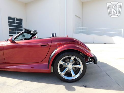 Used 2002 Chrysler Prowler RWD image 16