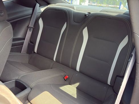 Used 2017 Chevrolet Camaro LT RWD image 4