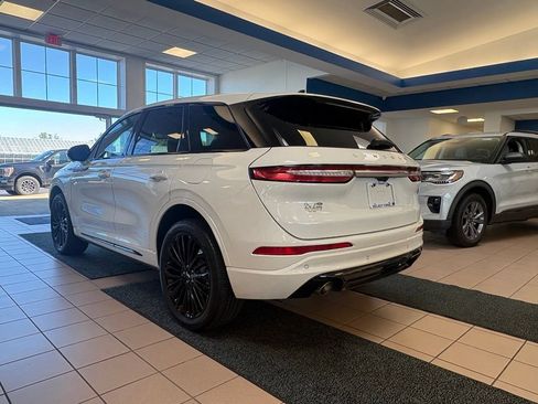Used 2023 Lincoln Corsair AWD w/ Equipment Group 101A image 3