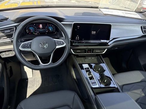 New 2026 Volkswagen Atlas Cross Sport SE image 8