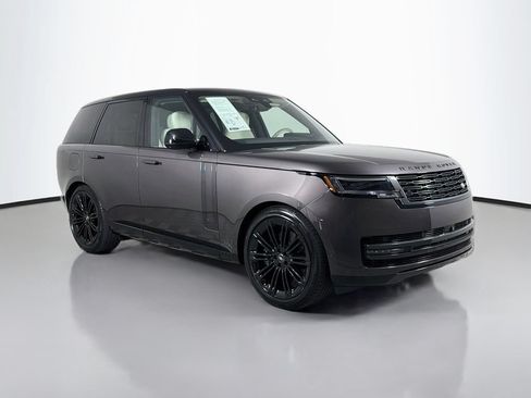 Certified 2025 Land Rover Range Rover SE AWD/4WD image 3