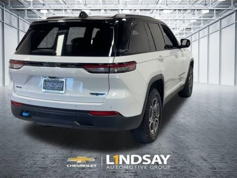 Used 2023 Jeep Grand Cherokee Trailhawk w/ Luxury Tech Group III AWD/4WD image 9