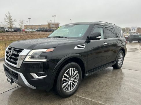Used 2024 Nissan Armada SL w/ Captain's Chairs Package AWD/4WD image 3