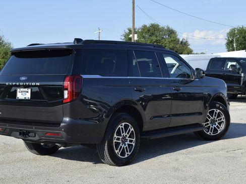 New 2025 Ford Expedition Active image 6
