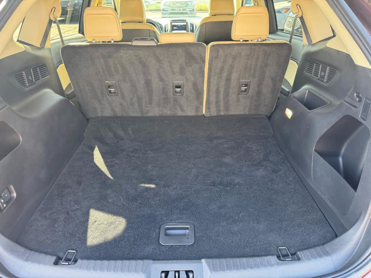 Used 2024 Ford Edge SEL AWD/4WD image 16