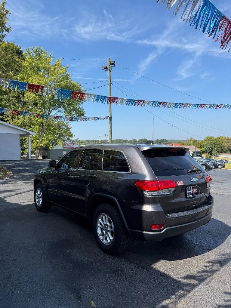 Used 2019 Jeep Grand Cherokee Laredo RWD image 9