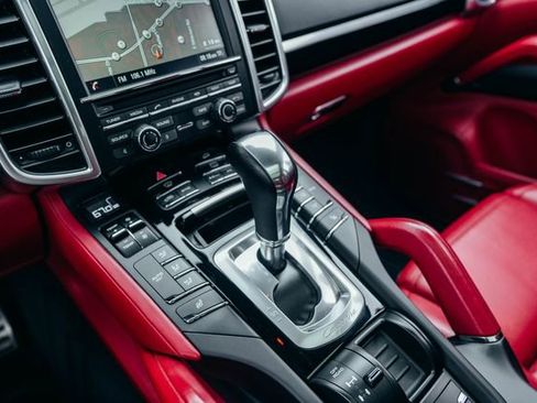 Used 2016 Porsche Cayenne S AWD/4WD image 15