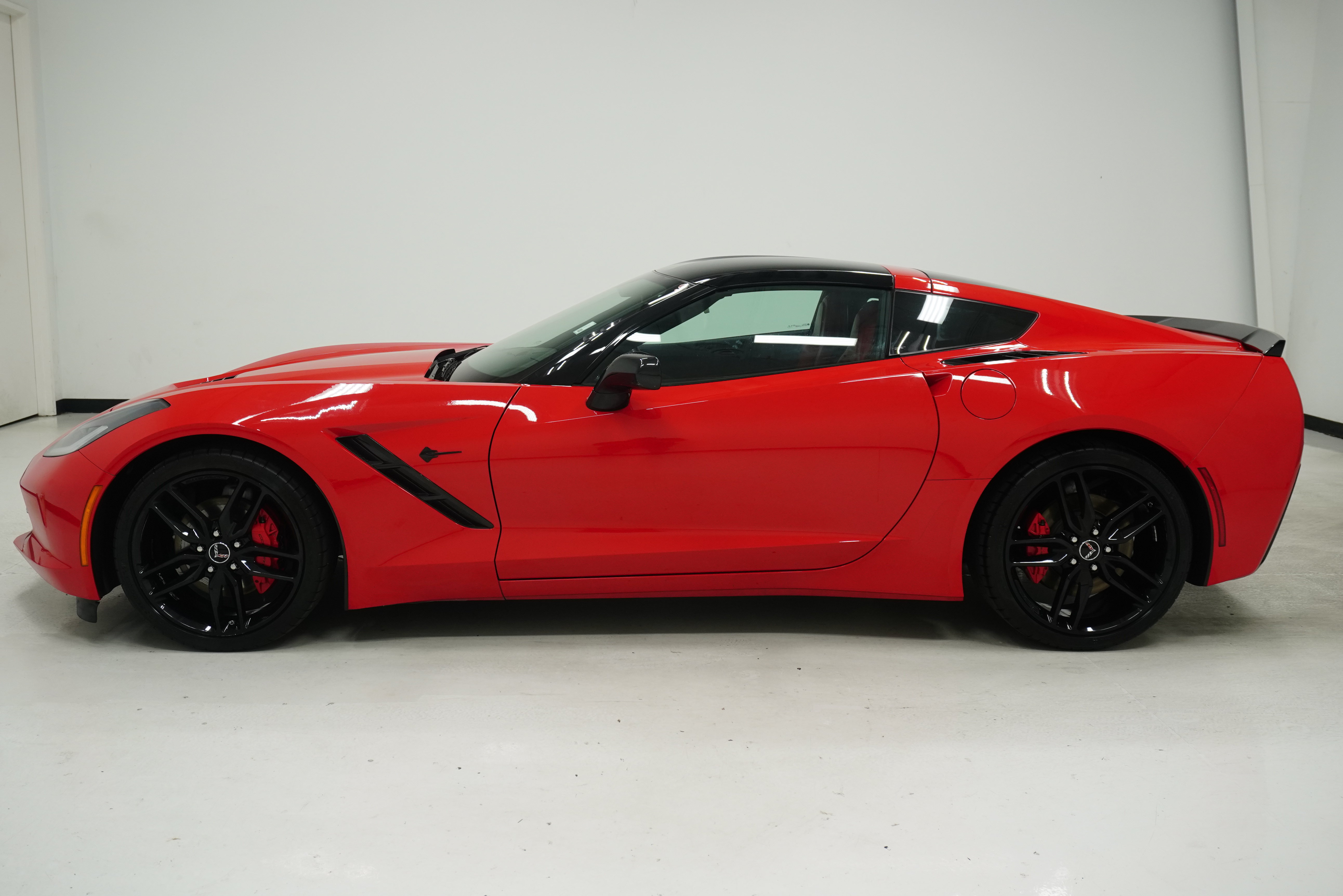Used 2015 Chevrolet Corvette Stingray Coupe w/ ZF1 Appearance Package RWD image 7