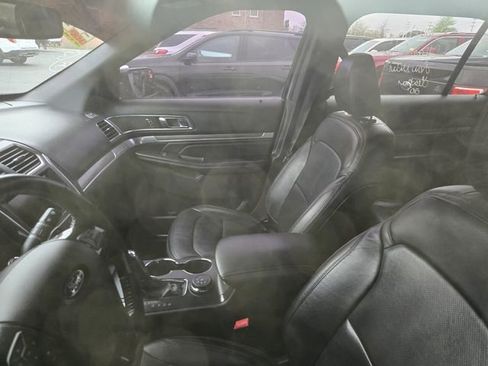 Used 2019 Ford Explorer Sport AWD/4WD image 2