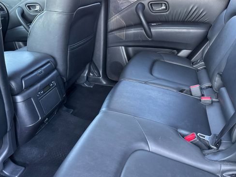 Used 2023 Nissan Armada SV image 12