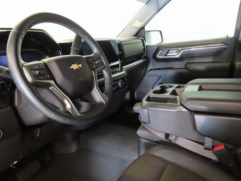 Used 2023 Chevrolet Silverado 1500 LT image 4