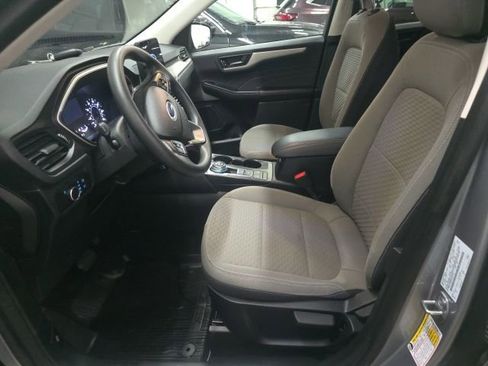 Used 2022 Ford Escape SE image 15