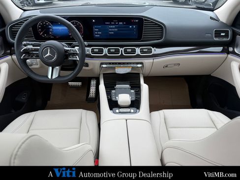 Used 2026 Mercedes-Benz GLS 450 4MATIC image 2