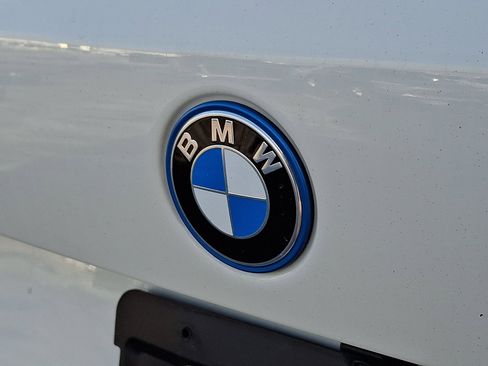 Used 2025 BMW X5 xDrive50e image 30