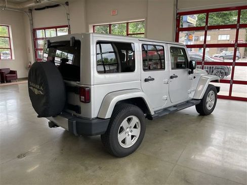 Used 2012 Jeep Wrangler Unlimited Sahara w/ Dual Top Group AWD/4WD image 7