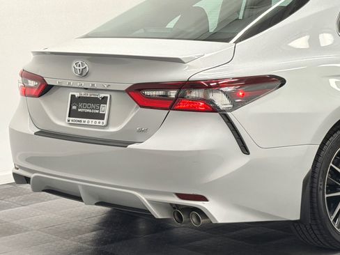 Used 2024 Toyota Camry SE FWD image 7