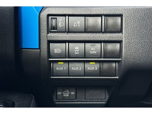 Used 2024 Toyota Tacoma TRD Off-Road w/ TRD Off Road Upgrade Package image 29