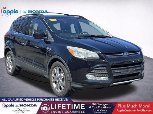 Used 2016 Ford Escape SE w/ Equipment Group 201A image 1