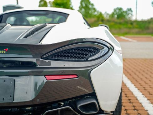 Used 2017 McLaren 570S Coupe RWD image 48