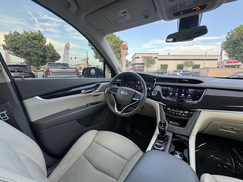 Used 2020 Cadillac XT6 Premium Luxury AWD/4WD image 37