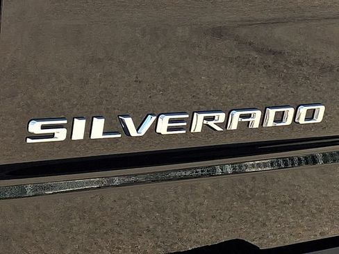 Used 2022 Chevrolet Silverado 1500 LTZ AWD/4WD image 32