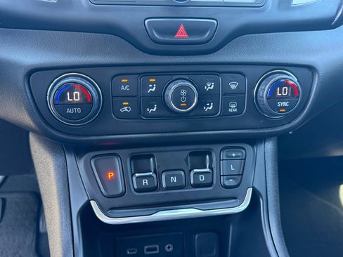 Used 2020 GMC Terrain SLE w/ Driver Convenience Package image 20