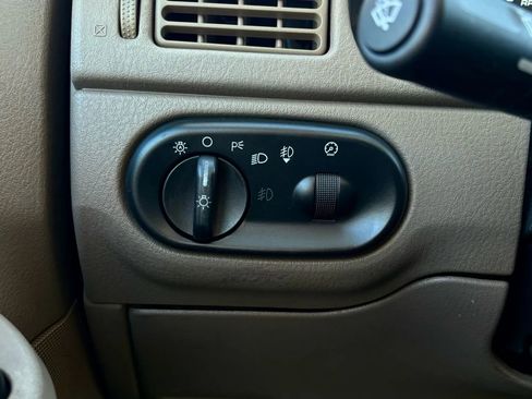 Used 2002 Ford Explorer XLT image 35