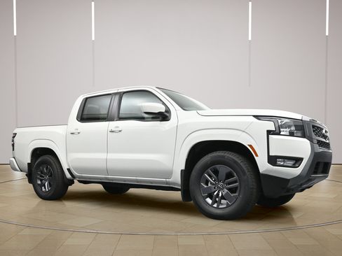 Certified 2025 Nissan Frontier SV w/ SV Convenience Package RWD image 23