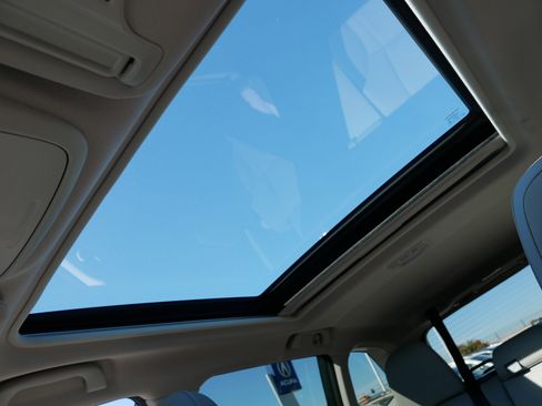 Used 2024 Subaru Forester Limited image 32