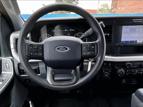 Used 2025 Ford F350 XLT AWD/4WD image 5