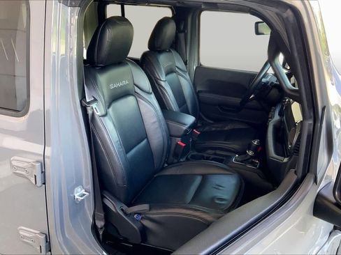 Used 2020 Jeep Wrangler Unlimited Sahara AWD/4WD image 9