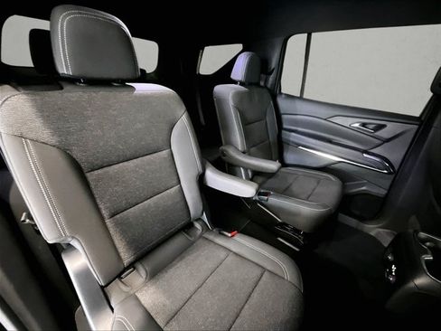 Used 2025 Chevrolet Traverse LT FWD image 29