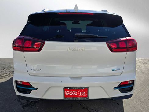 Used 2022 Kia Niro EX w/ Cold Weather Package image 4