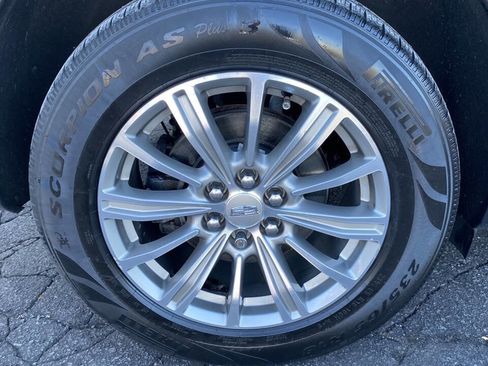 Used 2017 Cadillac XT5 Luxury w/ Driver Awareness Package image 15