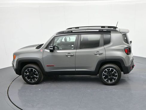 Used 2023 Jeep Renegade Trailhawk w/ Sun/Sound Group image 21