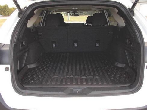 Used 2024 Subaru Outback Premium image 13