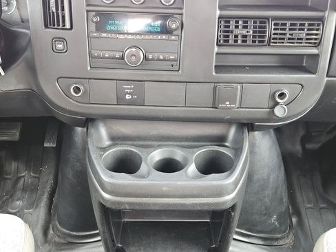 Used 2015 Chevrolet Express 3500 Extended image 15