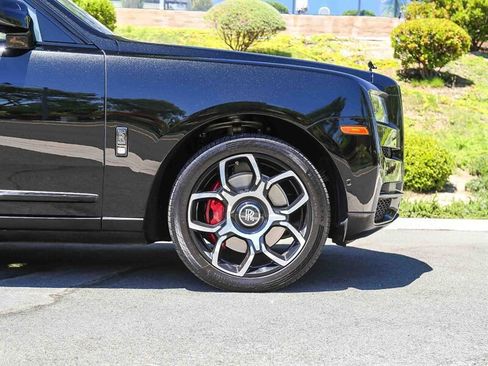 Used 2021 Rolls-Royce Cullinan Black Badge AWD/4WD image 29