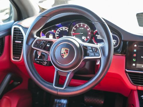 Used 2023 Porsche Cayenne Platinum Edition image 14