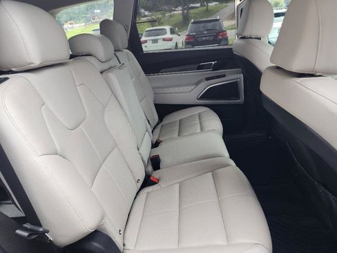 Used 2022 Kia Telluride EX image 10