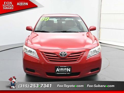 Used 2009 Toyota Camry LE FWD image 3