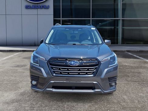 Used 2023 Subaru Forester Premium AWD/4WD image 3