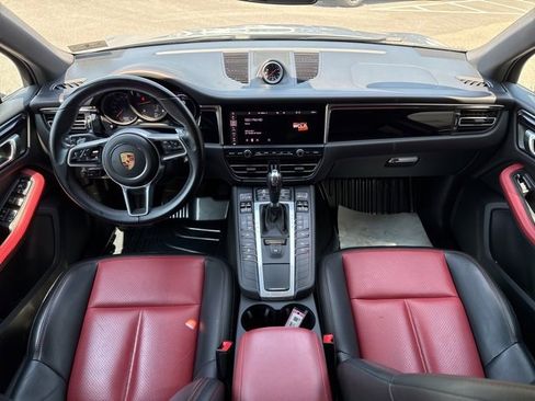 Used 2021 Porsche Macan image 11