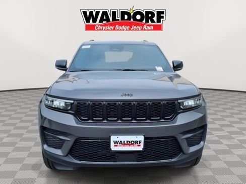 New 2025 Jeep Grand Cherokee 4WD image 8