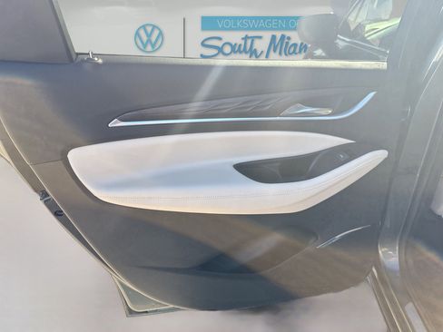 Used 2022 Buick Enclave Avenir w/ Avenir Technology Package image 27