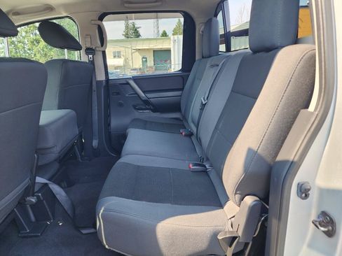 Used 2014 Nissan Titan S AWD/4WD image 21